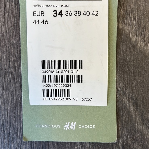 H&M Viscose Skirt - US 2 - Picture 7 of 7